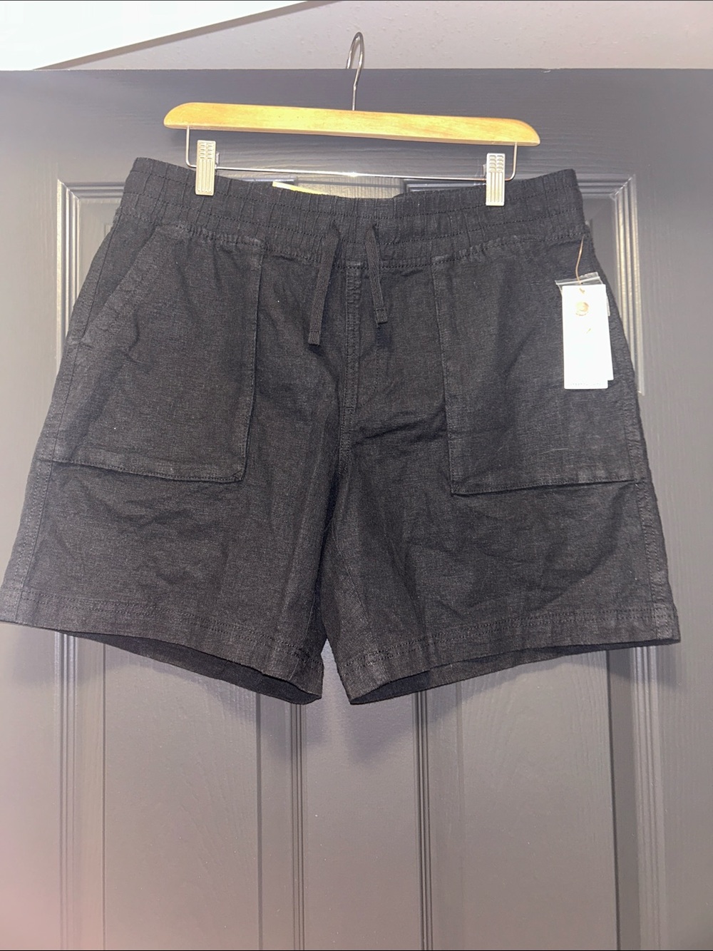 Women’s Black Drawstring Linen-Blend Shorts